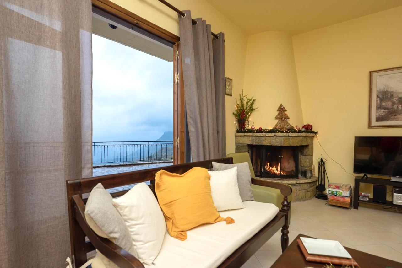 Meli Apartments Arachova Extérieur photo
